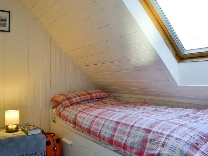 Comfortable single bedroom | Shore Cottage, Arnisdale, near Glenelg