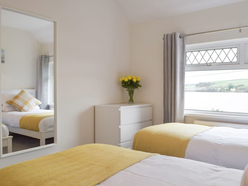 Comfortable twin bedroom | Green Acre, St Dogmaels, near Cardigan