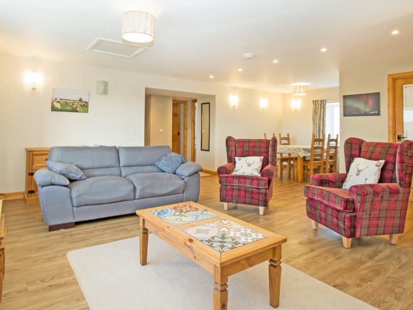 Light and airy living and dining room | Grieve’s Cottage, Portmahomack, near Tain