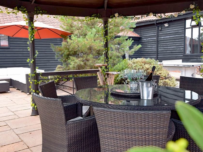 Sitting-out-area | Doves Barn, Badley, near Needham Market