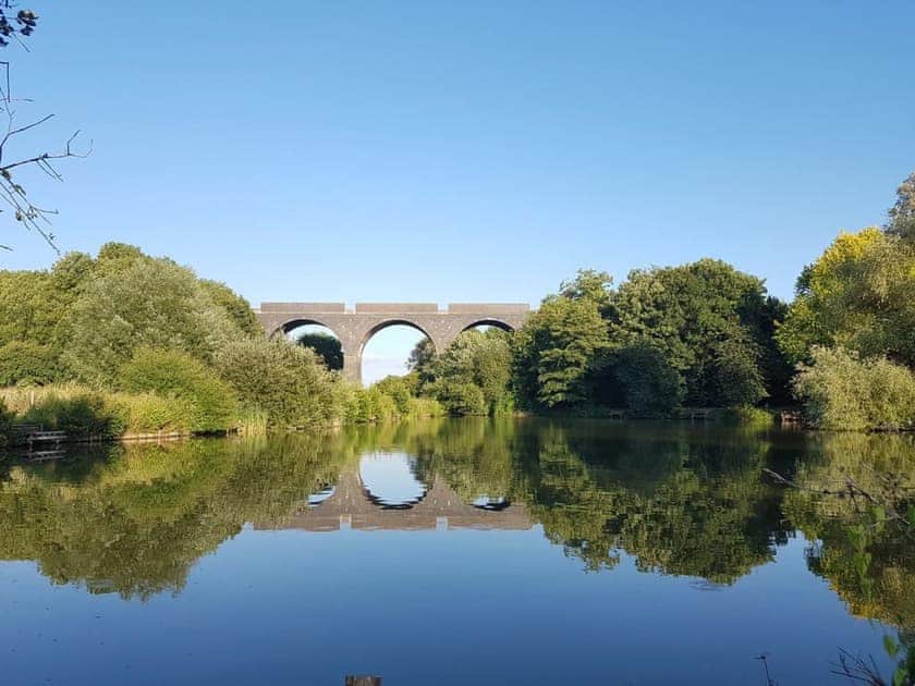 Beautiful surrounding area | Alpine - Viaduct Fisheries, Somerton