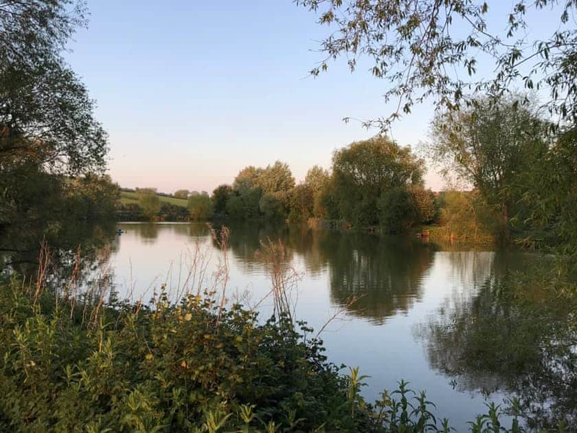 Lovely rural surroundings | Alpine - Viaduct Fisheries, Somerton
