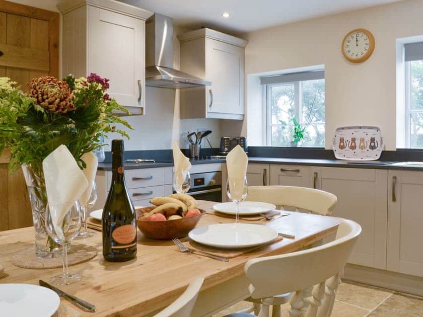 Fully equipped kitchen with dining area within the open-plan design | Cowslip - Ranby Cottage Farm, Ranby, near Retford