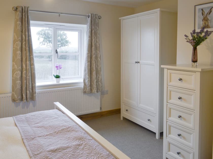 Peaceful en-suite double bedroom | Cowslip - Ranby Cottage Farm, Ranby, near Retford