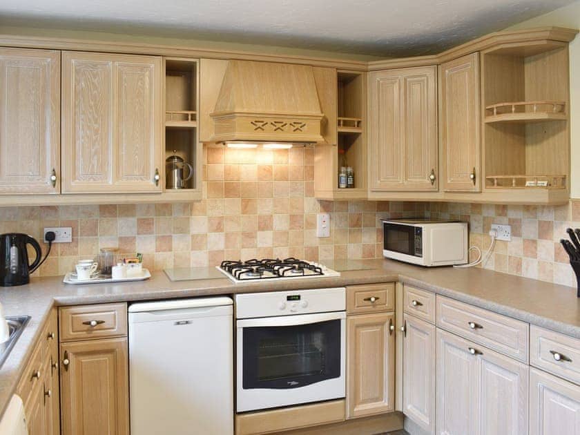 Well-equipped fitted kitchen | Drumlins Cottage, Endmoor, near Kendal