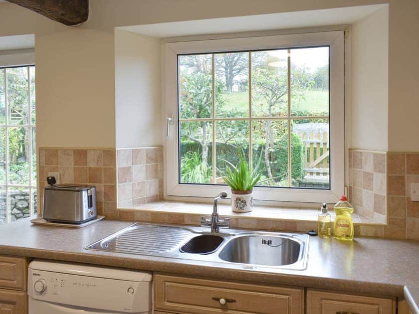 Fully appointed fitted kitchen | Drumlins Cottage, Endmoor, near Kendal