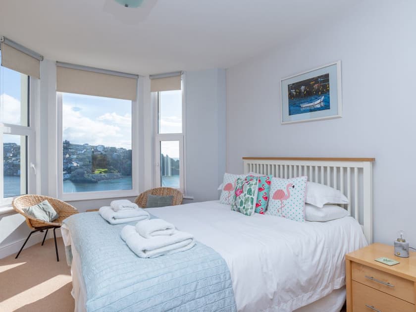 Peaceful en-suite double bedroom | Apartment 2 The Wheelhouse., Fowey
