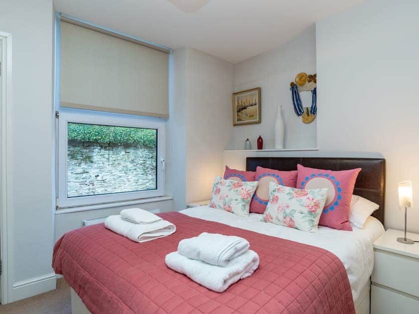 En-suite shower room with heated towel rail | Apartment 2 The Wheelhouse., Fowey