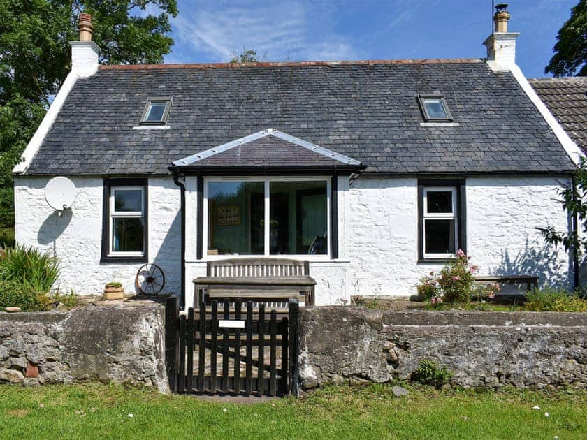 Traditional, quaint, self-catering cottage | Burnside Cottage, Sliddery, Isle of Arran
