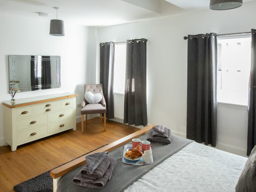 Spcious double bedroom | Rossie Cottage, Auchterarder, near Gleneagles Village