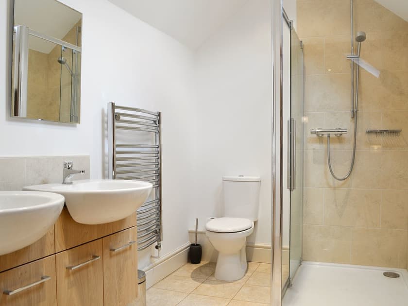 En-suite | Clawdd Gwyn, Trefriw, near Llanrwst
