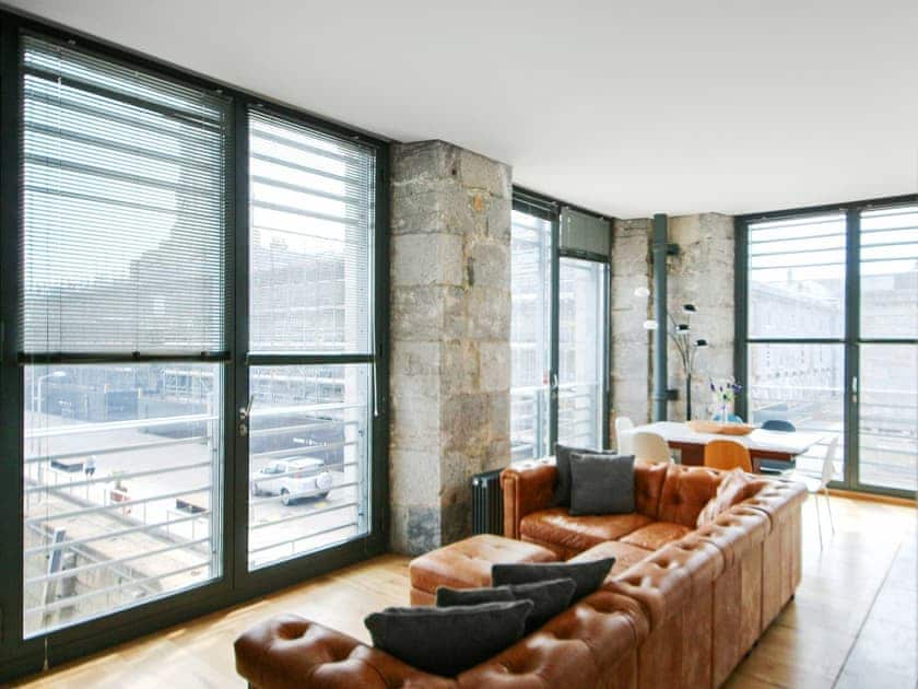 Light and airy open plan living space | 20 Brewhouse - Brewhouse, Plymouth