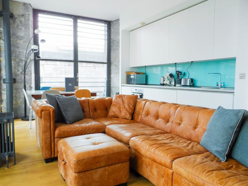 Light and airy open plan living space | 20 Brewhouse - Brewhouse, Plymouth
