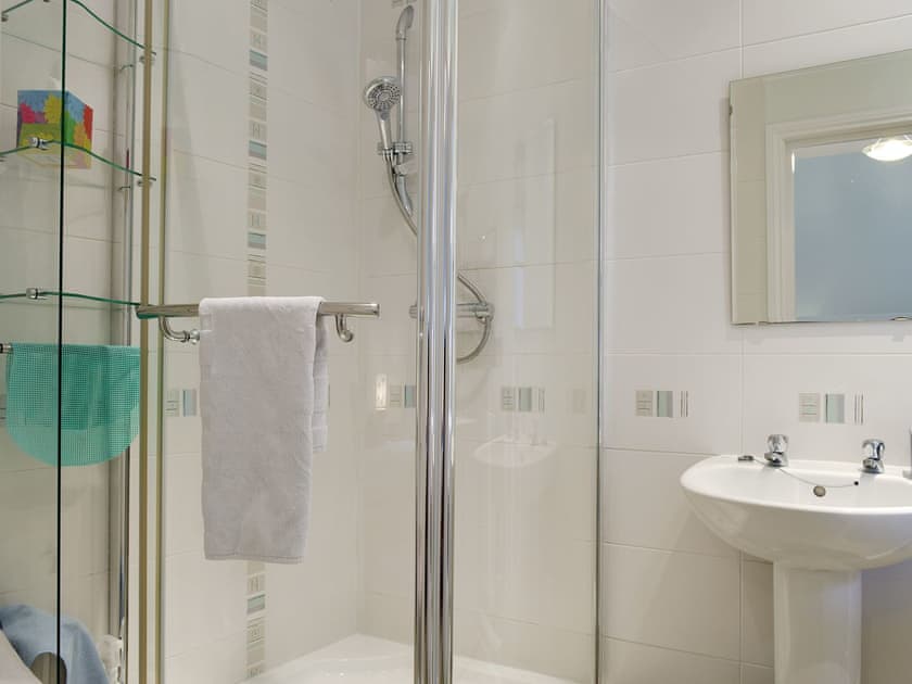 En-suite shower room | Bards Well, Stratford-upon-Avon