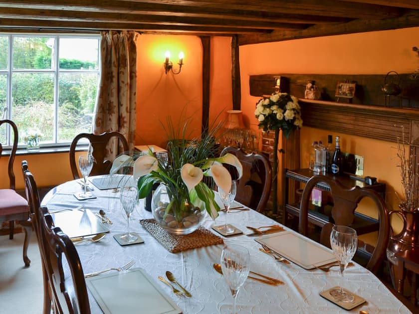 Elegant formal dining room | Tattlepot Farmhouse, Pulham Market, near Diss