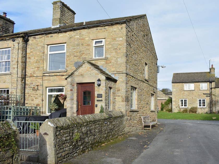 Charming stone-built holiday home | Grassgarth Cottage, Redmire, near Leyburn