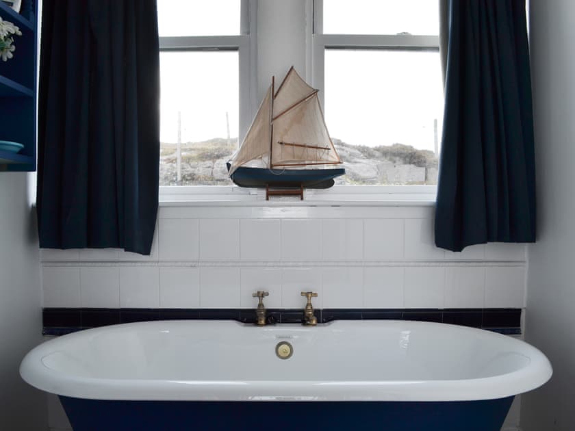 Charming bathroom with rolltop bath | Vindolanda, Fearnbeg, near Applecross