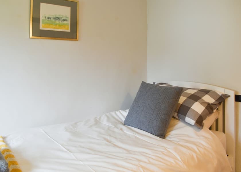 Homely bedroom with single bed | Yew Tree Cottage, Farnham, near Blandford Forum
