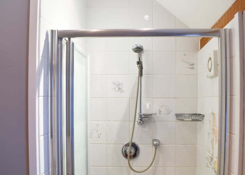 En-suite shower room | Yew Tree Cottage, Farnham, near Blandford Forum
