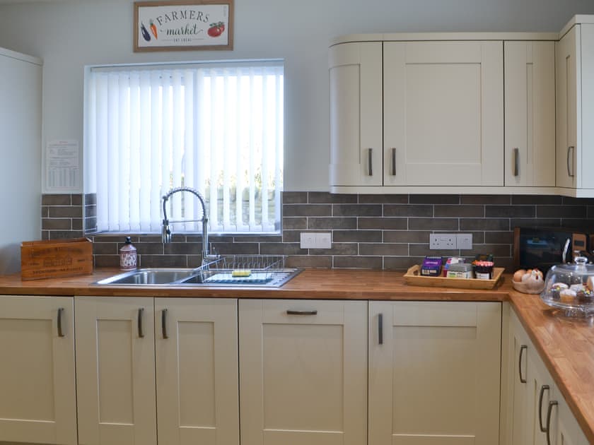Well equipped kitchen | Red Hen Cottage, Acklington