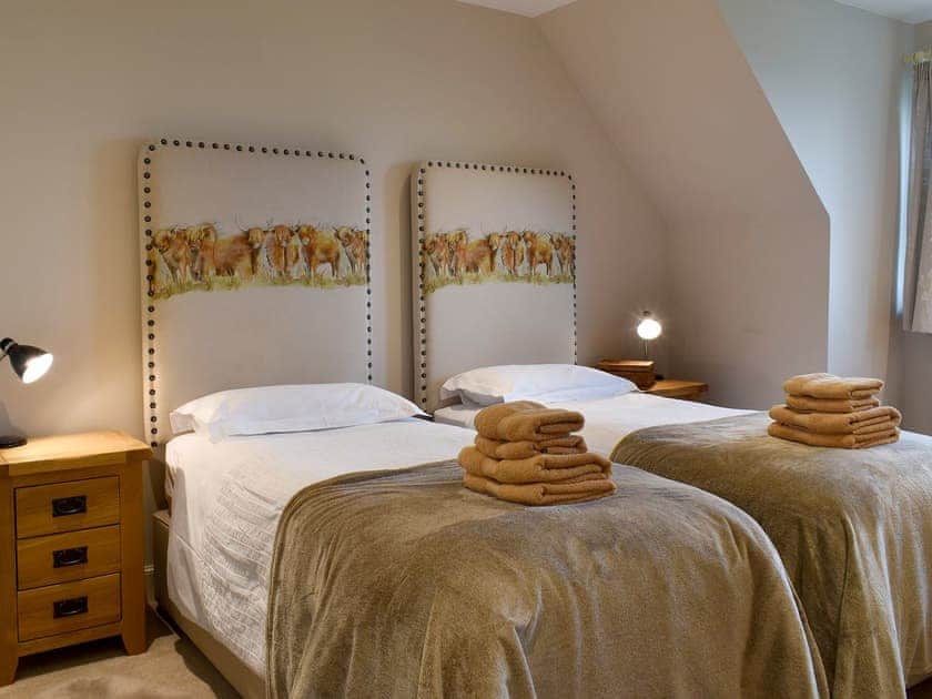 Twin bedroom | Petronella - Paddockhall Cottages, Linlithgow, near Edinburgh 