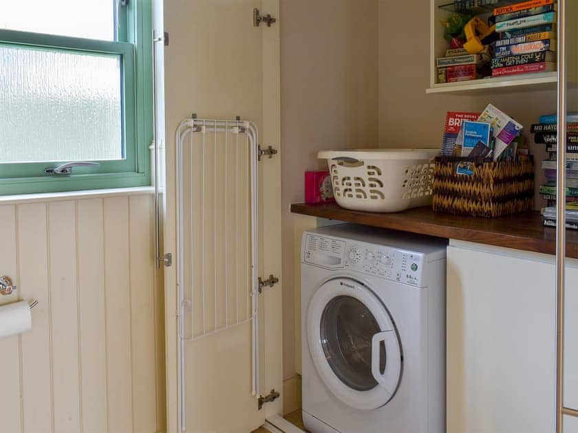 Cloakroom with toilet and washer/dryer | Petronella - Paddockhall Cottages, Linlithgow, near Edinburgh 