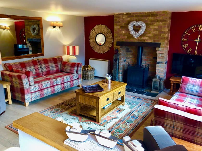 Spacious and comfortable living room | Barn Owl - Newhouse Barton, Ipplepen, near Totnes