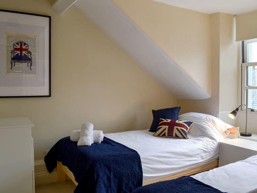 Light and airy twin bedroom | Linton, Keswick