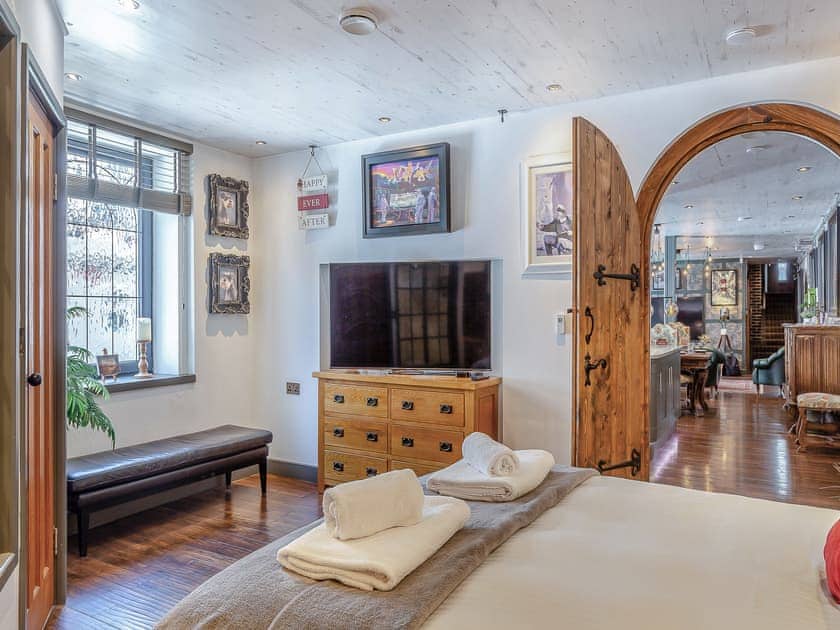 Double bedroom | The Catacombs, Plymouth