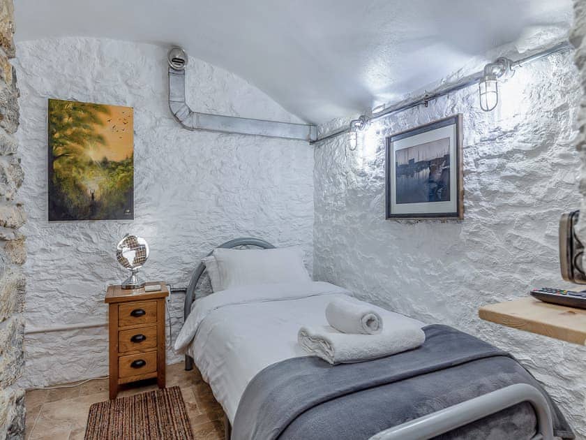 Single bedroom | The Catacombs, Plymouth