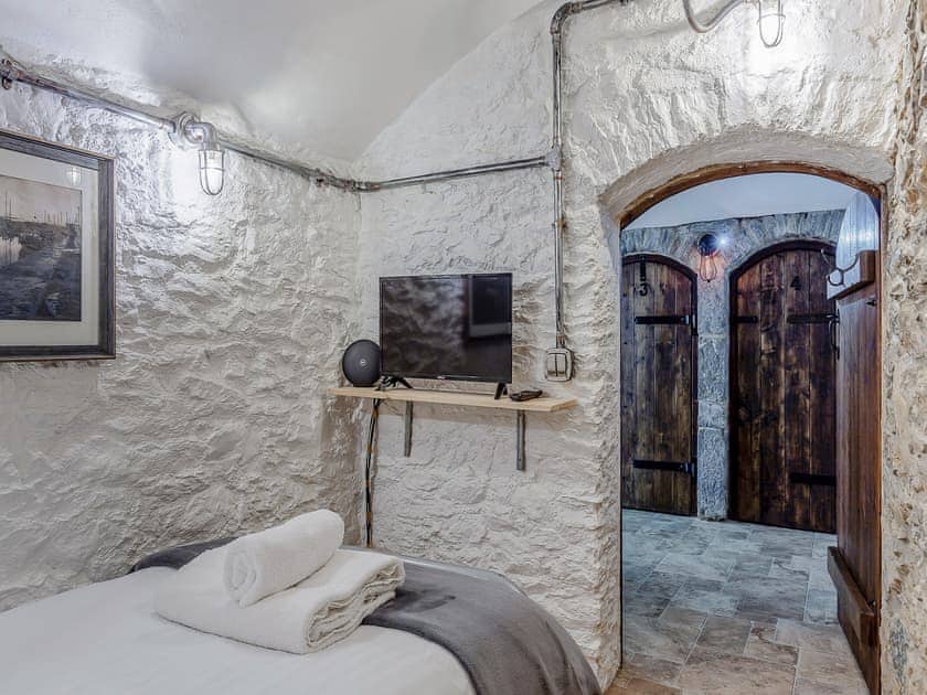 Single bedroom | The Catacombs, Plymouth