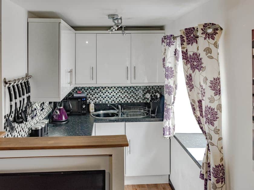 Kitchen | The Loft - White Lane Apartments, Plymouth