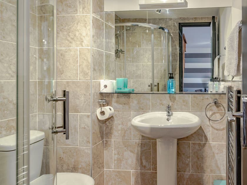Bathroom | The Loft - White Lane Apartments, Plymouth