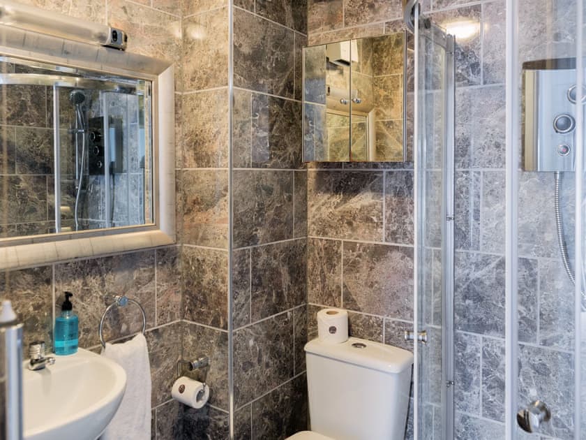 Shower room | The Duplex - White Lane Apartments, Plymouth
