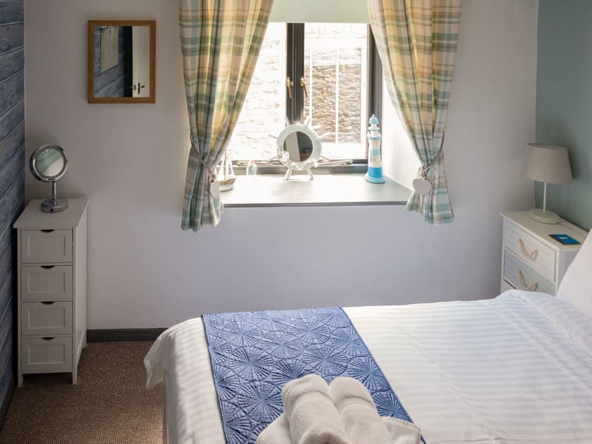 Double bedroom | The Beach Hut - White Lane Apartments, Plymouth