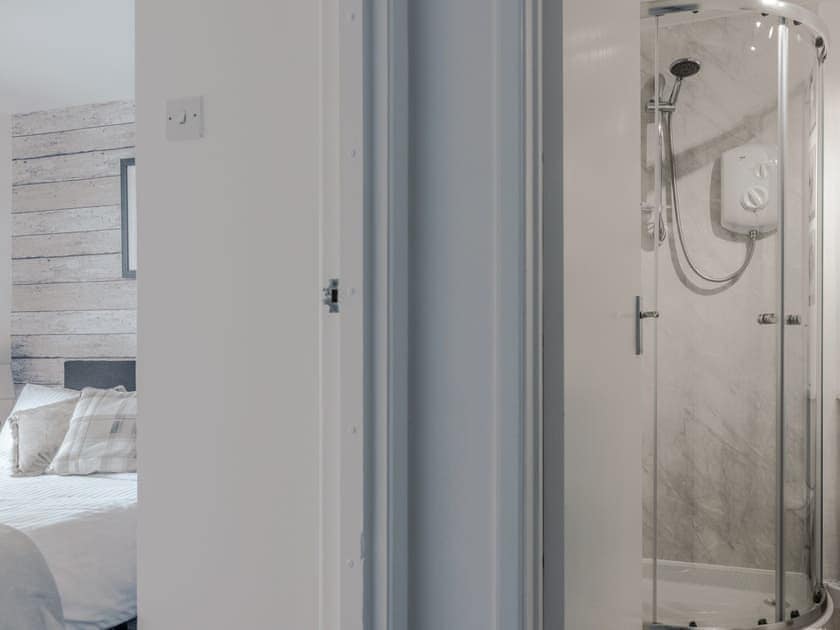 En-suite | The Rooftops - White Lane Apartments, Plymouth