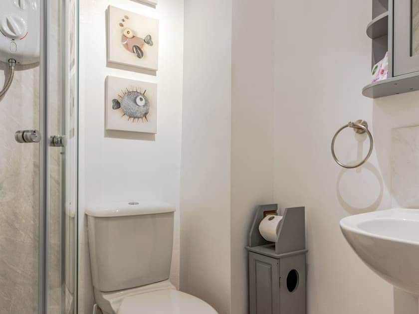 Shower room | The Rooftops - White Lane Apartments, Plymouth