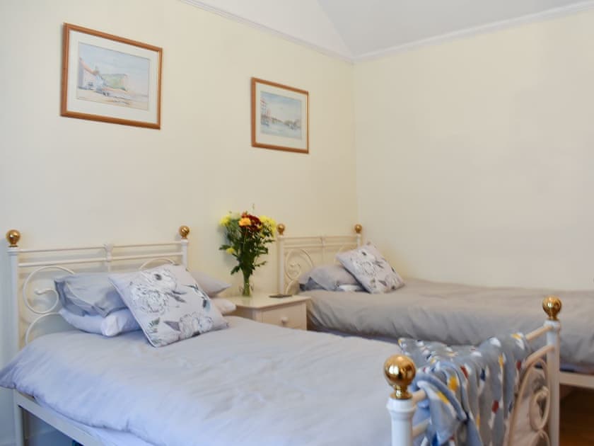 Pretty twin bedroom | The Cottage by the Sea - The Cottages by the Sea, Littlehampton, near Arundel
