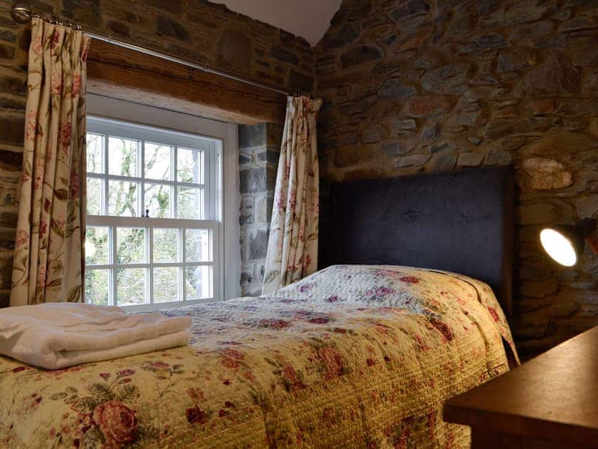 Twin bedroom | The Mill, Tregaron