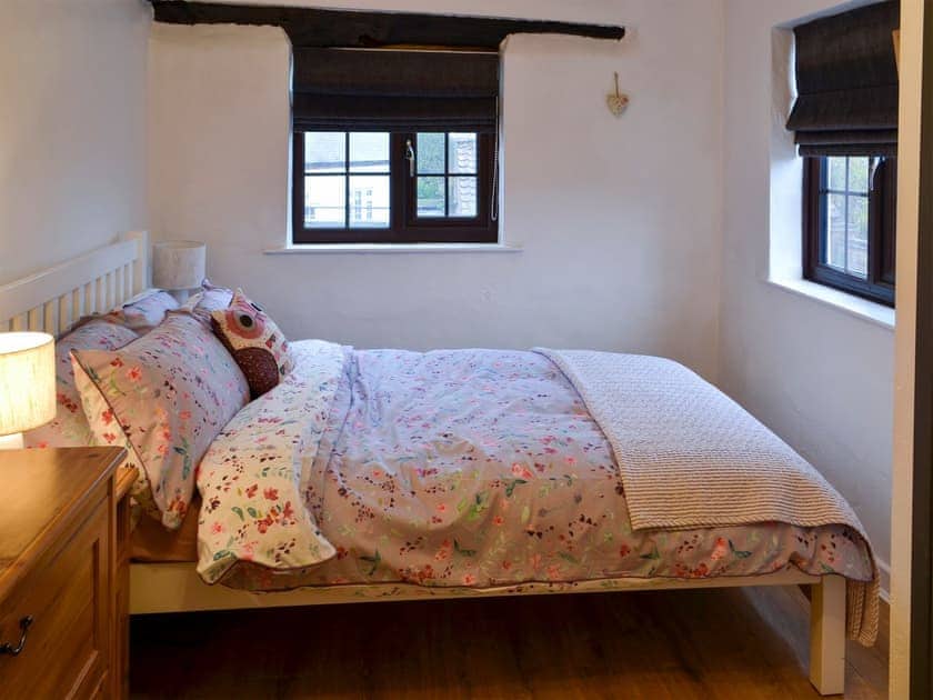 Relaxing double bedroom | Ikkle Cottage, Old Blidworth, near Ravenshead
