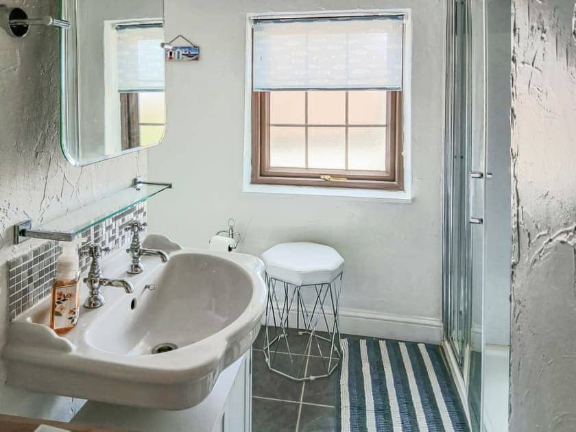 Shower room | Ikkle Cottage, Old Blidworth, near Ravenshead