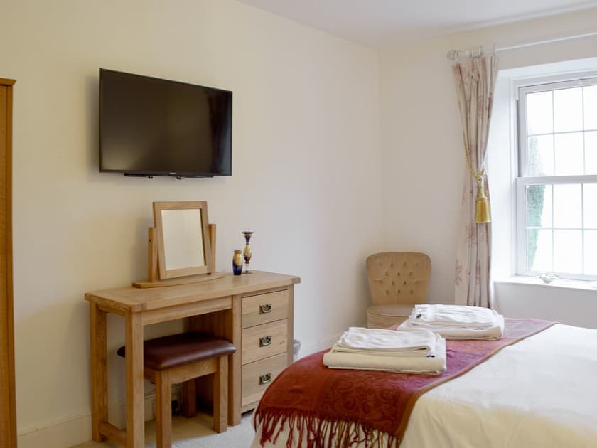 Comfortable Double bedroom | Tan Y Castell, Llanmill, near Narberth