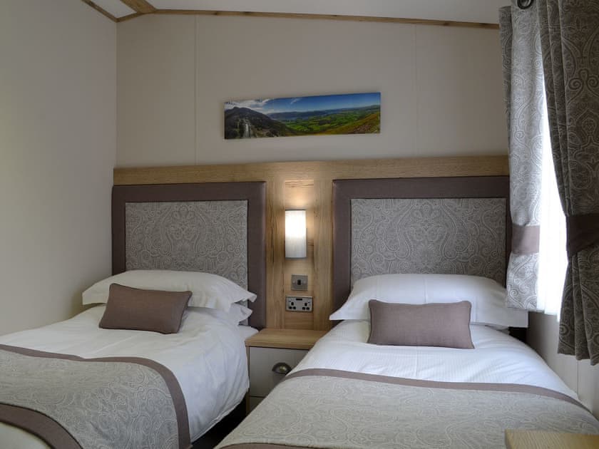 Twin bedroom | Watches - Highmoss Farm, Bassenthwaite, near Keswick