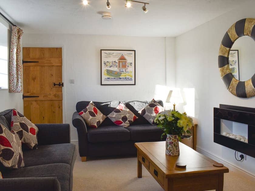 Light and airy living room | Caro’s Cottage - Cartole Cottages, Pelynt, near Looe