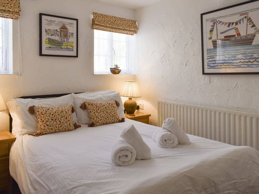 Relaxing double bedroom | Caro’s Cottage - Cartole Cottages, Pelynt, near Looe
