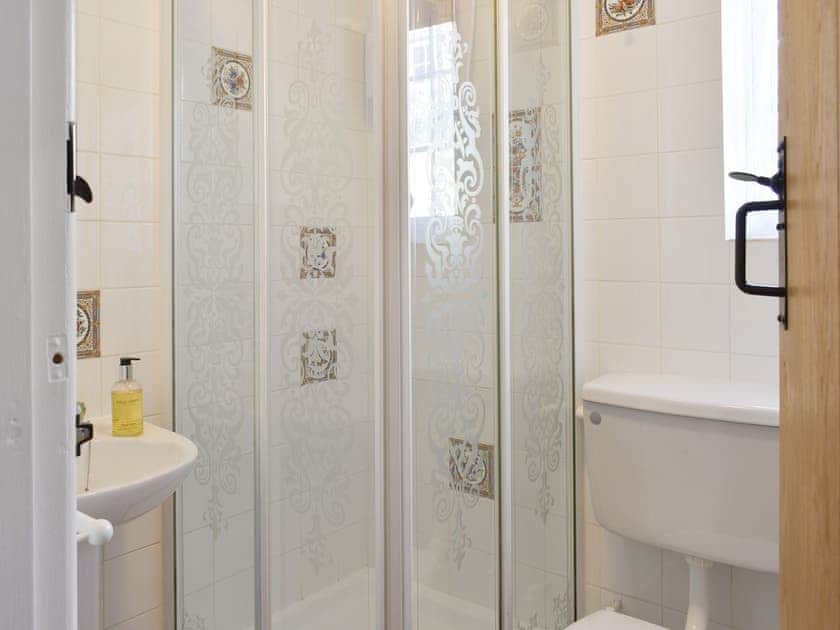 Shower room | Caro’s Cottage - Cartole Cottages, Pelynt, near Looe