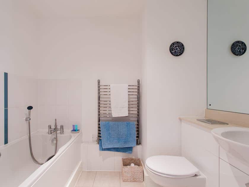 Bathroom | 16 Marinus, Cowes