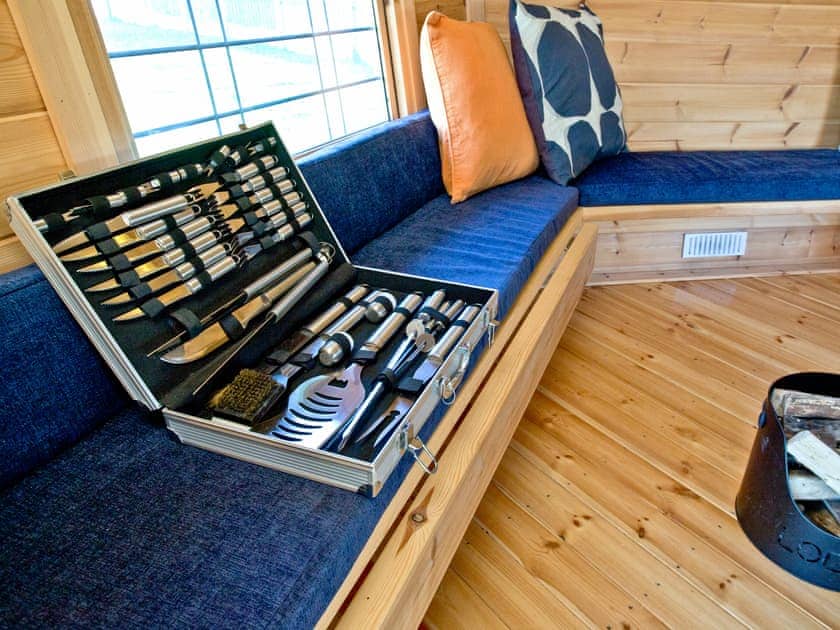 Barbecue lodge in the garden | The Castle, Brean