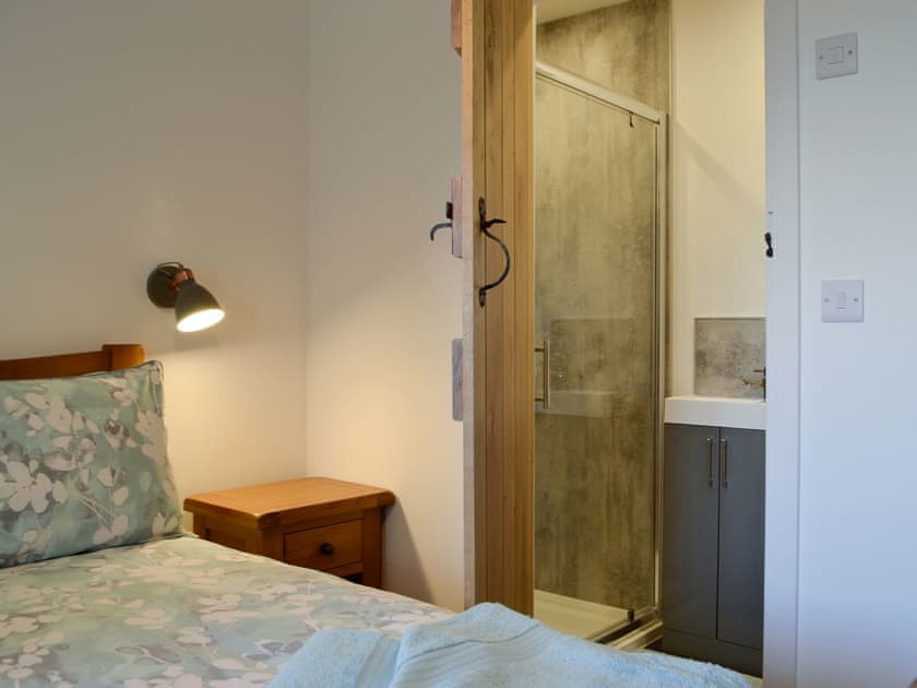 Bedroom with en-suite | Pistyll Gwyn, Llanwrthwl, near Rhayader