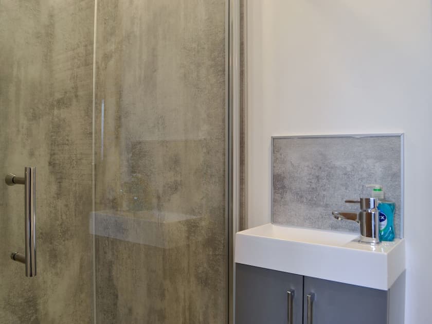 En-suite shower room | Pistyll Gwyn, Llanwrthwl, near Rhayader